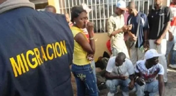  Dirección General de Migración cancela dos oficiales