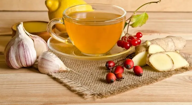 Beneficios de tomar té de ajo por las mañanas