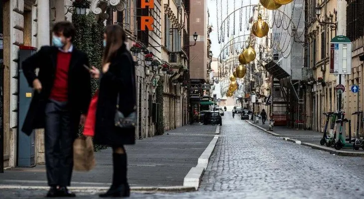 Italia registra 459 muertos y 19.037 nuevos casos en una Navidad confinada