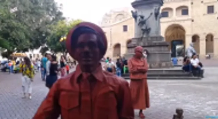 Estatua Viviente critica duramente al Gobierno y al Ministerio de Cultura