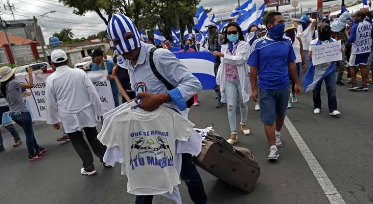 Cientos repudian despidos de médicos que atendieron a heridos en Nicaragua