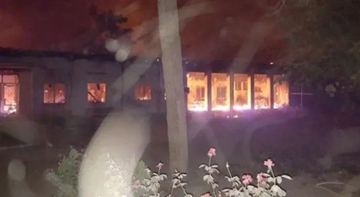 Bombardeo a clínica afgana deja 16 muertos