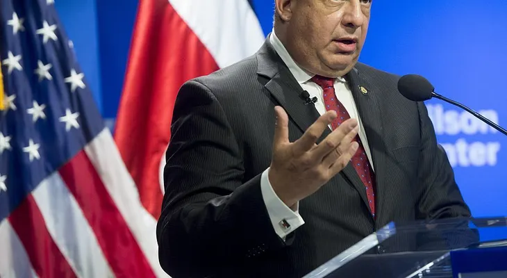 Luis Guillermo Solís pide a EE.UU. derogación de la Ley de Ajuste Cubano