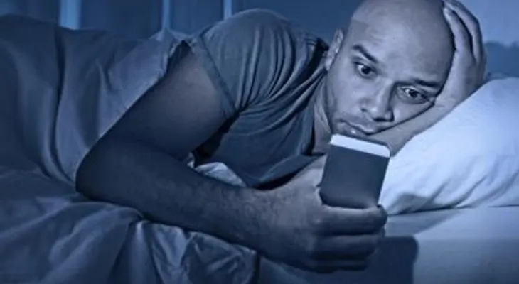 Abusar de las redes sociales provoca trastornos del sueño