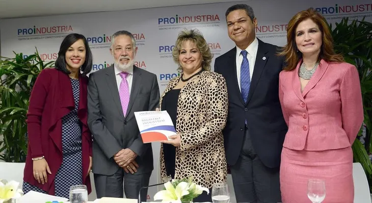 Viceministro MIC resalta compromiso de convertir sector manufacturero en principal motor generación de empleos 