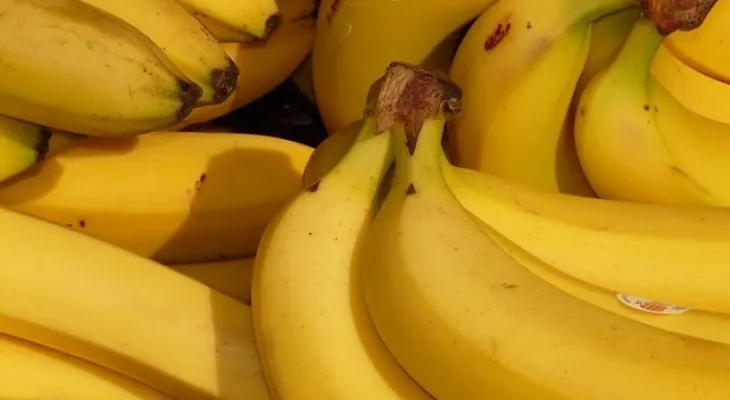 Sabroso batido de limón y cambur para olvidarte del cansancio