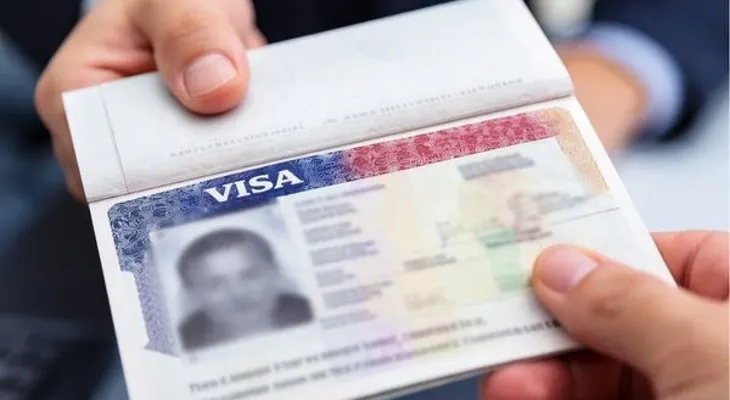 Pausa de citas para visas de inmigrante: ¿qué deben hacer los dominicanos con procesos en curso?