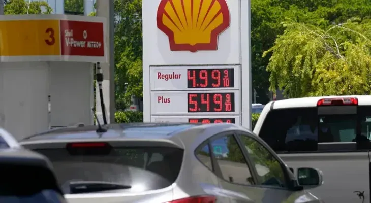 Biden pedirá al Congreso que suspenda los impuestos a la gasolina y al diésel