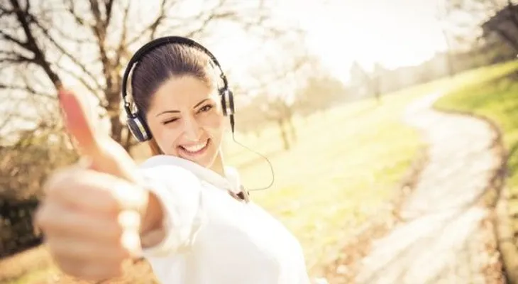 Aprende una rutina al aire libre y ahórrate el gimnasio