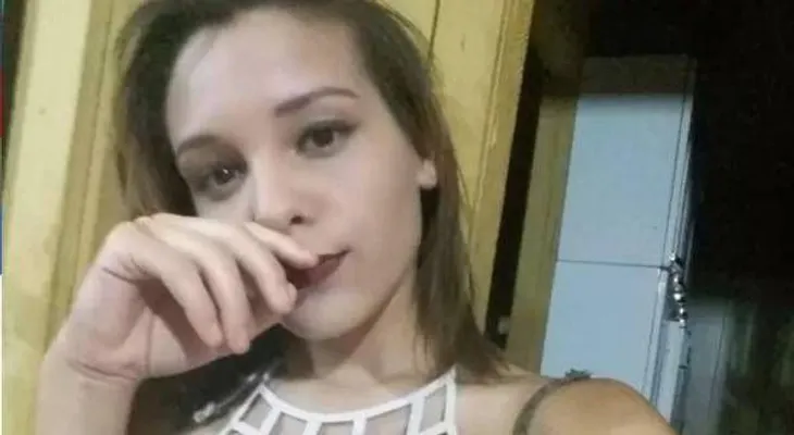 Se suicida joven de 15 años por rumores de que su ex novio publicó fotos "íntimas" de ella  