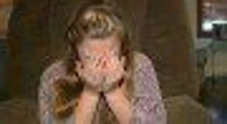 Médicos estudian insólito caso: Niña estornuda 20 veces por minuto al día (VIDEO)
