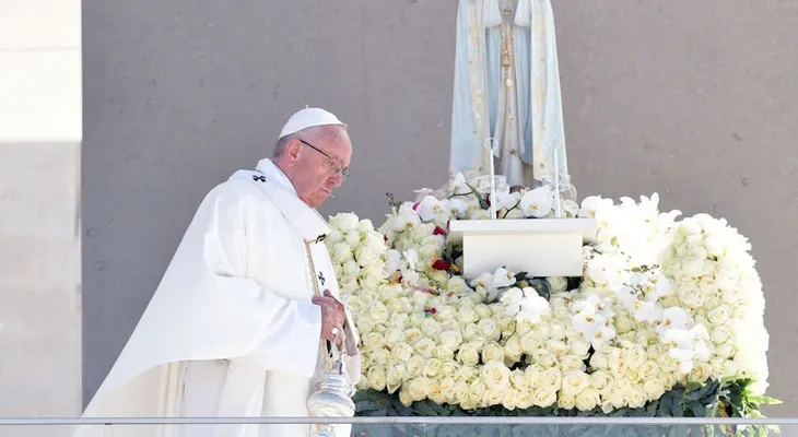 El papa canoniza a los pastores Francisco y Jacinta en Fátima