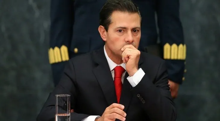 Peña Nieto lamenta muro fronterizo y promete defender a mexicanos en EE.UU.