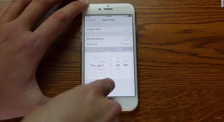 Elegir esta fecha en los ajustes de tu iPhone lo arruinará para siempre (VIDEO)