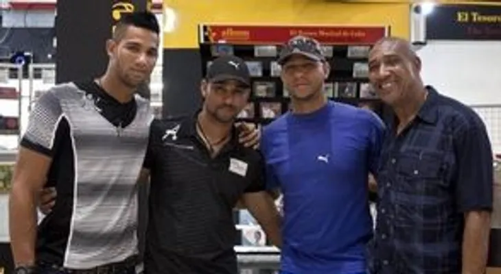 Los hermanos cubanos Gourriel desertan en República Dominicana