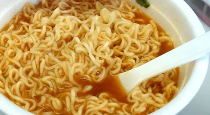 5 enfermedades que causan las sopas instantáneas