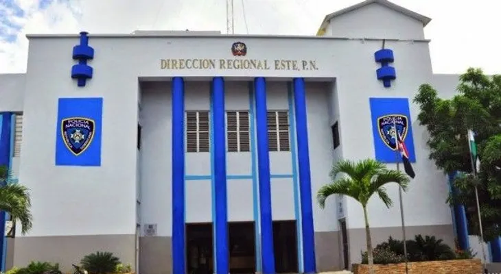 Mujer muere electrocutada mientras planchaba en su casa en La Romana