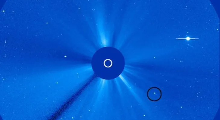 Video: Un pequeño cometa 'suicida' se estrella contra el Sol 