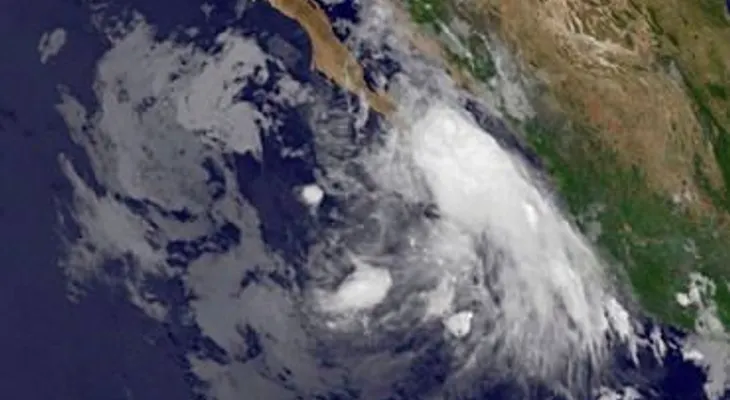 Tormenta tropical Dora se forma frente a costa de México 