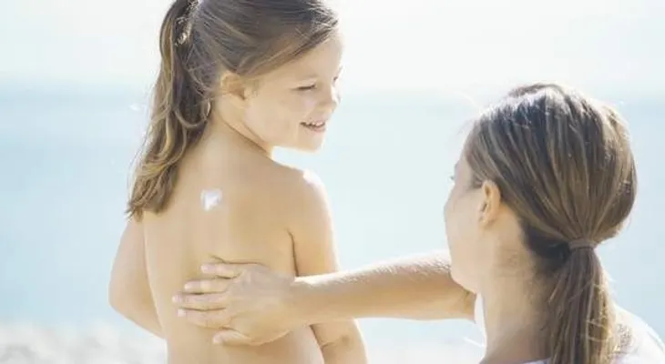  ¿Cómo proteger la piel de los niños del sol?         
