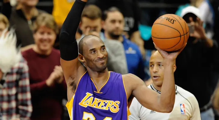 Kobe Bryant anuncia su retiro: "Querido Basketball: Estoy listo para dejarte"