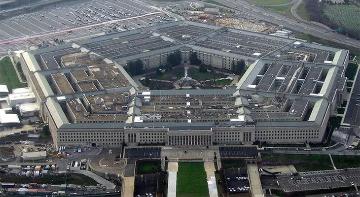 AP: El Pentágono estudia ofrecer una respuesta militar al operativo ruso en Siria