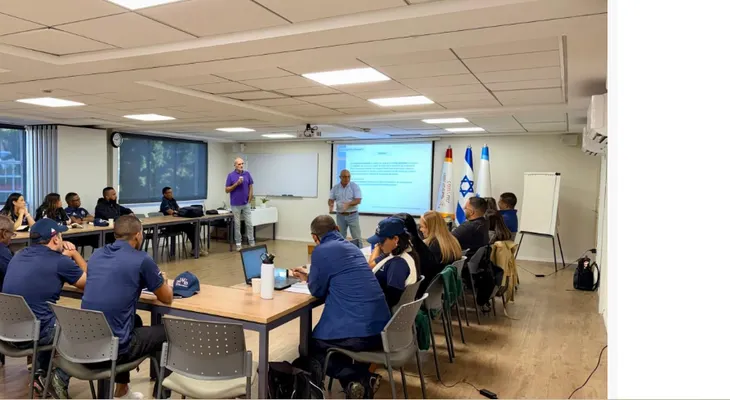 Salud fortalece gestión de riesgo con capacitación en Israel