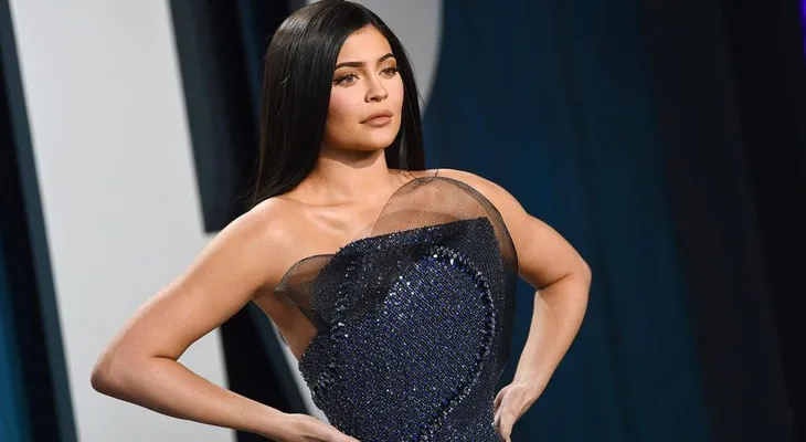 Forbes le quita el título de "billonaria" a Kylie Jenner por sus "mentiras"
