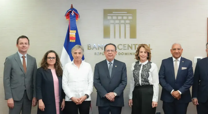 Gobernador Valdez Albizu recibió al embajador de la Unión Europea, Raúl Fuentes Milani
