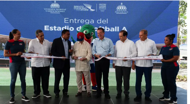 Mivhed entrega remozado estadio de softball del Centro Olímpico