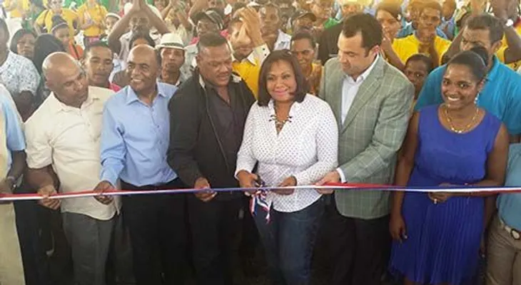 UERS inaugural redes eléctricas en bateyes de Hato Mayor