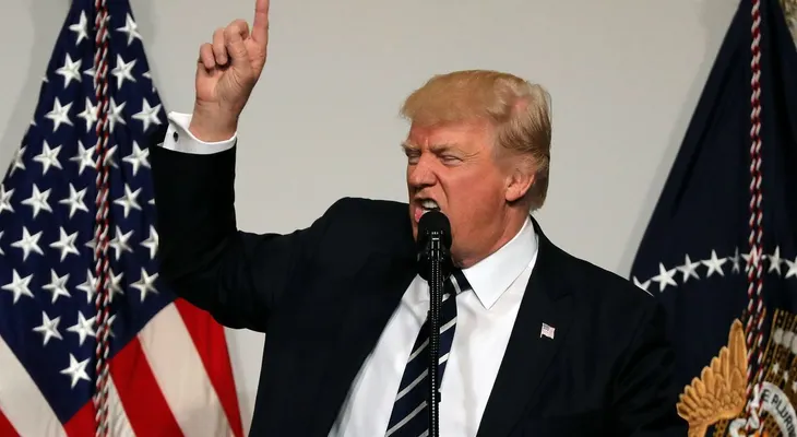 Donald Trump advierte quitará de sus cargos a congresistas republicanos si no aprueban la reforma sanitaria 