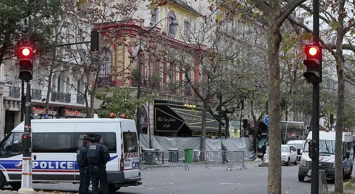 Francia recupera celular que habría sido usado en ataques terroristas de París