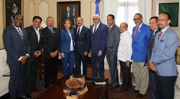 Personalidades van al Palacio a felicitar al Presidente