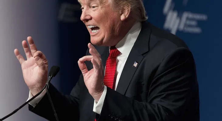 Donald Trump evade cuestionamientos sobre su sugerencia de asesinar a familiares de terroristas
