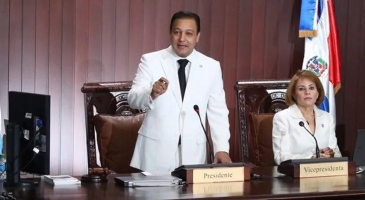 Abel Martínez llama sectores defender la nación de las "amenazas que se ciernen" sobre ella