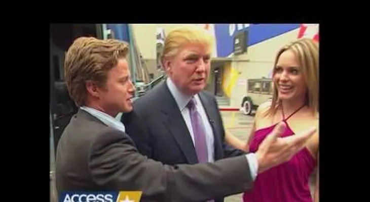 Trump recibe una brutal agresión por sus polémicos comentarios sobre las mujeres