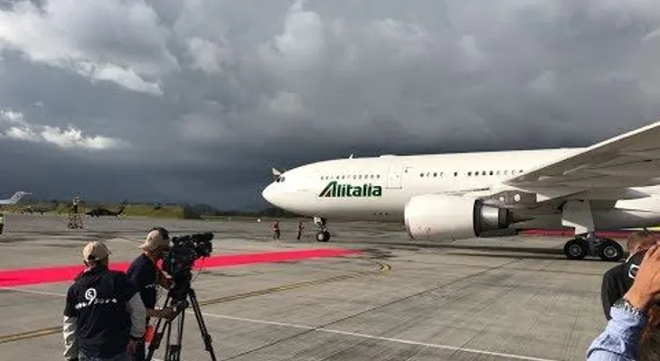 Aterriza el Papa Francisco en Colombia en medio de aplausos y gran emoción 2017 06/09/2017