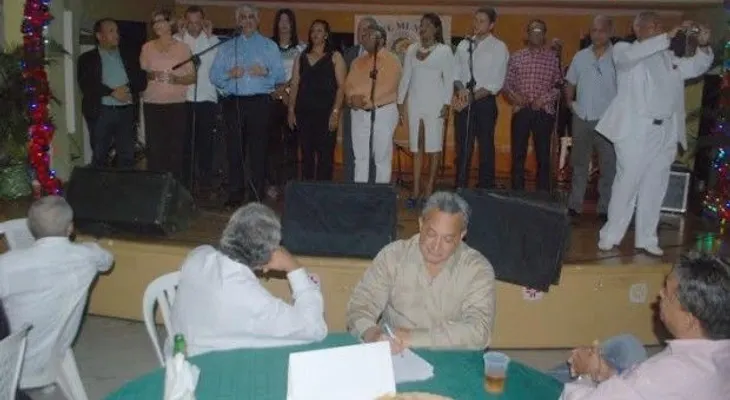  Miguel Vargas concluye agenda con cena en familia