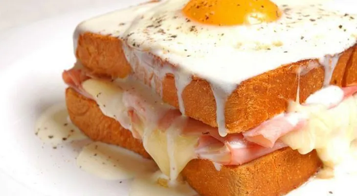 Lo ideal es que las personas desayunen máximo una hora después de levantarse 