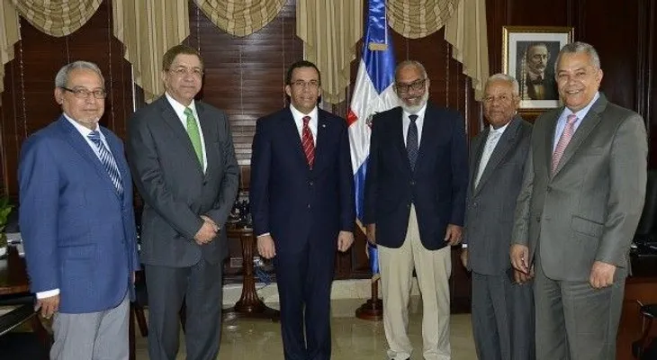 Canciller explica preparativos Asamblea OEA y cumbres Celac en RD