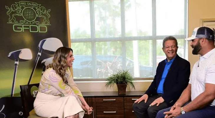 Nicole solo habla de su boda con Pujols; LF dice no sabía de la relación 