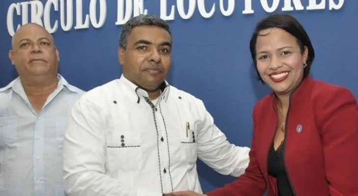 Círculo de Locutores firma convenio de colaboración con la  CNTU