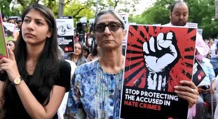 India: tercer caso de una joven presuntamente violada y a la que prendieron fuego en un mes