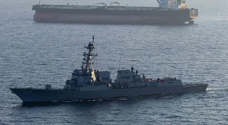 EEUU desvía 55 buques comerciales y despliega más de 20 buques de guerra en bloqueo a puertos iraníes