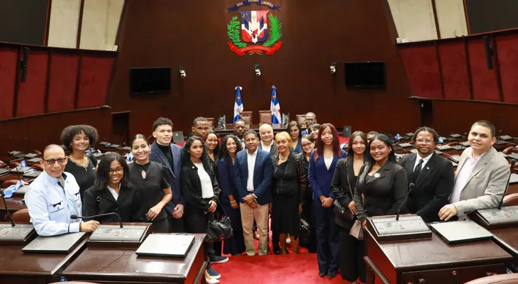 Estudiantes del ICOPER conocen de primera mano el trabajo legislativo en relaciones exteriores