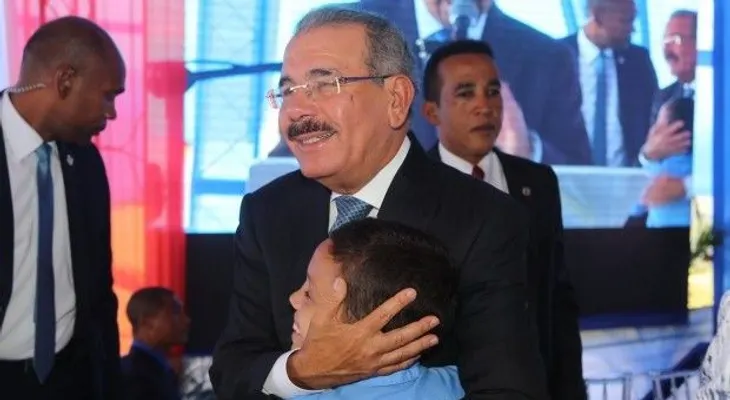 Presidente Medina inaugura escuela y estancia infantil en Herrera