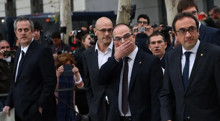 La justicia envía a prisión al ex vicepresidente de la Generalitat de Cataluña y a otros siete ex miembros del gobierno