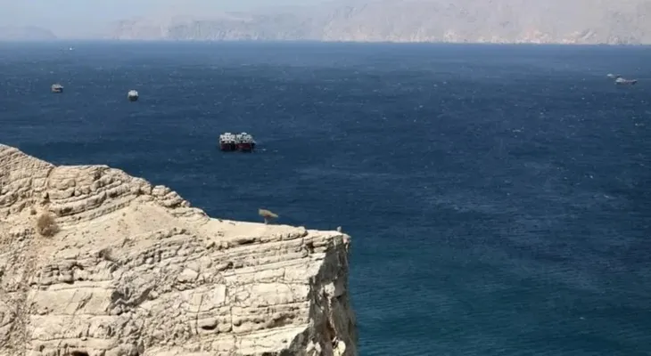 Irán asegura que el estrecho de Ormuz sigue cerrado y bajo control de sus fuerzas armadas