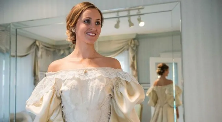 Vestido de novia, pasado por 10 bodas familiares en 120 años. ¡Un toque mágico a la celebración!